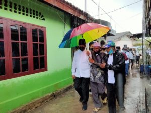 Hujan Deras, Tak Halangi Isdianto Temui Warga di 5 Pulau di Batam