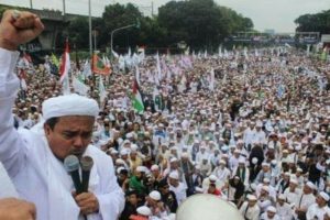 Satu Orang Meninggal di Kerumunan Massa Penjemputan Imam Rizieq Shihab