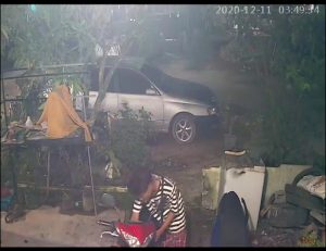 Pelaku Curanmor di Perumahan Permata Rabayu II Terekam CCTv