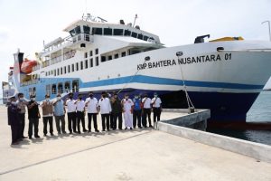 Gubernur Isdianto Pastikan KM Bahtera Nusantara 01 Layani Midai dan Subi