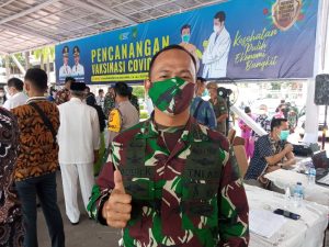 Letkol Inf Dodiek Wardoyo Ikut Jadi Orang Pertama Disuntik Vaksin Covid-19 di Batam