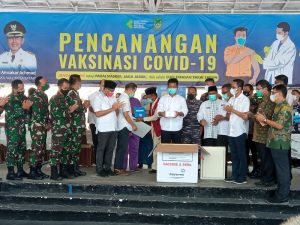 Vaksinasi Covid-19 di Batam Dimulai