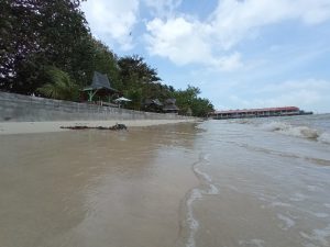 Dear Warga Batam, Pantai Lagorap Pilihan Tepat Liburan Akhir Pekan