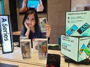 Beli Ponsel di Samsung Exclusive Store Grand Batam Mall Dapat Hadiah