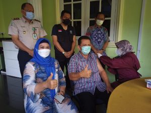 Gubernur Kepri Jalani Vaksinasi Covid-19 Dosis Kedua