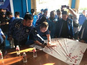 Nyatakan Kesetiaan pada AHY, Pengurus Demokrat di Kepri Bubuhkan Cap Darah