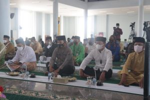 Kapolda Kepri Hadiri Peringatan Isra Mi’raj di Masjid Raya Dompak