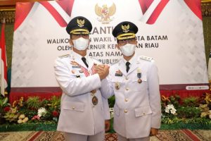 Lanjutkan Pembangunan Batam, Rudi-Amsakar Resmi Dilantik Menjadi Wali Kota dan Wakil Wali Kota Batam