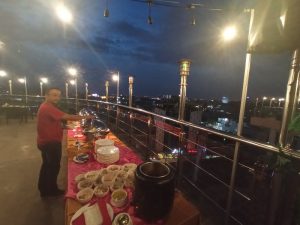 Berada di Rooftop, Buka Puasa di Vanilla Hotel Bisa Sambil Nikmati Pemandangan Malam Batam