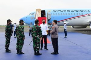 Sebelum ke Kepri Presiden Jokowi Tinjau Pembangunan Jalan Tol Trans-Sumatera di Riau