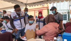 Warga Puri Malaka Antusias Ikut Vaksinasi Covid-19
