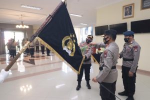 Polda Kepri Gelar Upacara Pencucian Pataka Seligi Sakti Marwah Negeri