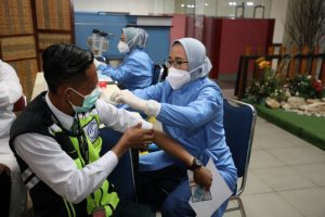 PPKM Darurat, Mau ke Luar Kota Wajib Tunjukkan Kartu Vaksin