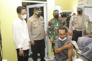 Dukung Program Nasi Kapau Polda Kepri, Amsakar Tinjau Vaksinasi di Wilayah Hinterland