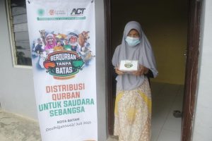 ACT Batam Bagikan Daging Qurban di Bengkong Indah Atas