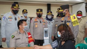 Rivan Purwantono Direktur Utama PT Jasa Raharja Tinjau Vaksinasi Covid-19 di Polda Kepri