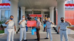 HUT RI ke-76, Jasa Raharja Cabang Kepri Bagikan Paket Sembako