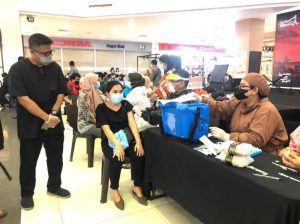 Disbudpar Lanjutkan Pemberian Dosis Kedua Vaksin Covid-19 Bagi Pelaku Pariwisata, Budaya, dan Ekraf