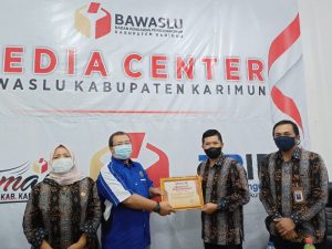 Pilkada Berjalan Sukses, Bawaslu Karimun Apresiasi Tugas Jurnalis