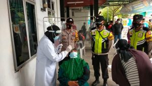 Tekan Penyebaran Covid-19, Polsek Belakangpadang Lakukan Tes Antigen Massal