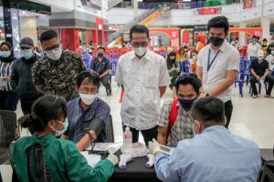 Pelaku Pariwisata, Budaya, Ekraf di Batam Terima Dosis Vaksin Kedua