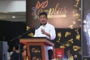 Hadiri Pembukaan A-Plus Batik Kepri Met Gala, Rudi Dorong Batik Batam dan Kepri Terus Berkembang