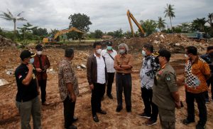 Pulang dari Dubai, Rudi Langsung Tinjau Penataan Jalan di Batubesar