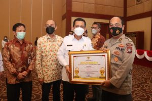 Polda Kepri Terima Anugerah Keterbukaan Informasi Publik 2021