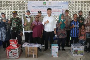 Diserahkan Rudi, Suku Laut di Batam Terima Bantuan dari Kemensos