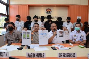 10 WNA Pelaku Kejahatan Phone Sex Diamankan di Batam