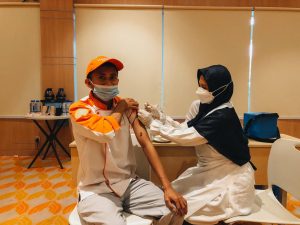 Suluruh Karyawan HARRIS Hotels Regional Batam Telah Jalani Vaksinasi Booster