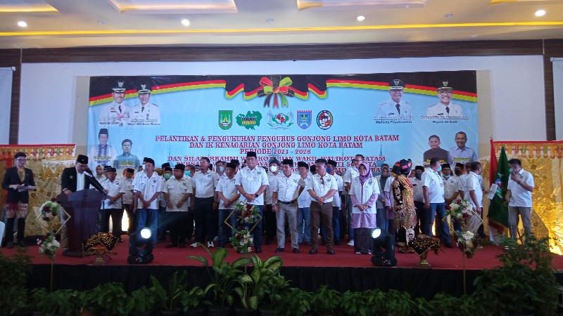 Saiful Badri Dilantik Jadi Ketua Gonjong Limo Batam