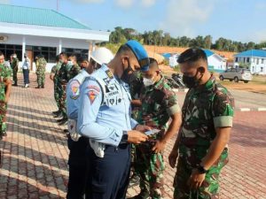 Tingkatkan Disiplin, Satpomau Lanud Hang Nadim Periksa Kelengkapan Anggota