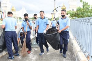 Hari Komando Operasi Udara ke 71, Lanud RHF Tanjungpinang Goro Bersihkan Jembatan Dompak