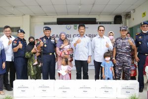 KKP Bagikan Ikan ke Masyarakat, Wako Batam: Bisa Turunkan Angka Stunting