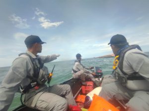 KN Kuda Laut 403 Dikerahkan Cari Korban LCT Anugrah Indasah uang Tenggelam di Perairan Sanipat