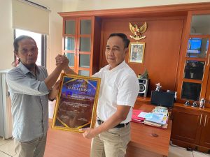 Hari Bhayangkara, JMSI Kepri Serahkan Pelakat Penghargaan Untuk Polda Kepri