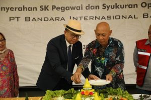 BP Batam Serahkan SK Pegawai Bandara Hang Nadim ke PT BIB