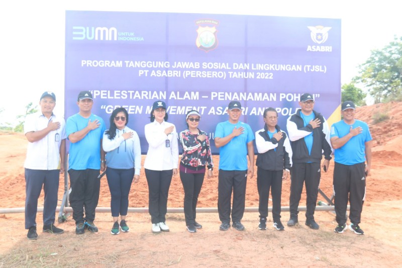 Hari Bhayangkara, Polda Kepri bersama Asabri Tanam 365 Bibit Pohon
