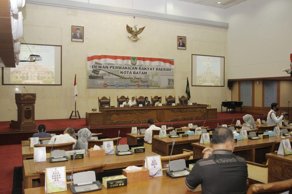 Ranperda APBD 2022, Amsakar Sampaikan Jawaban Pandangan Fraksi-Fraksi