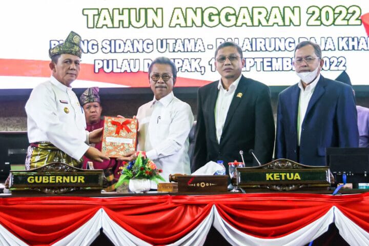 Rapat Paripurna DPRD Kepri, Gubernur Kepri Sampaikan Nota Keuangan dan Ranperda APBD-P Tahun 2022