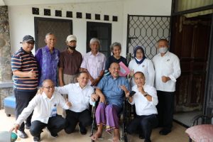 Peringatan Hari Bakti ke-51, BP Batam Kunjungi dan Santuni  Para Pensiunan Karyawan