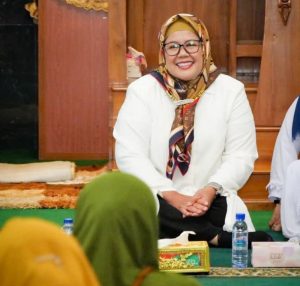 Nasihat Marlin di Pembinaan Akhlak Mulia: Jangan Suka Galau, Hadapi dengan Senyuman