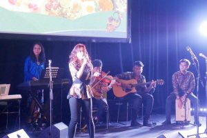 Gabriella Mahasiswi Polibatam Tampil di IISMAVO Night Coventry University Inggris