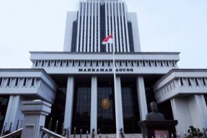 MA Naikkan Pidana Koruptor Tiga Kali Lipat