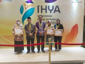Polibatam Raih Top 3 Best Indonesia Halal Industry Award 2022