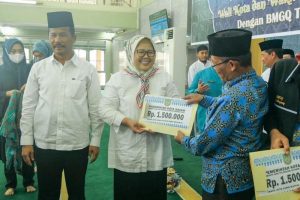 Bersama HMR, Marlin Serahkan Insentif untuk Guru TPQ di Sekupang
