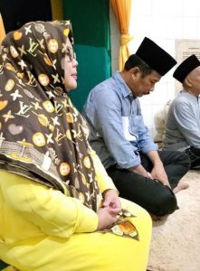 HMR dan Marlin Ziarahi Makam Engku Putri Usai Salat Berjamaah di Masjid Penyengat