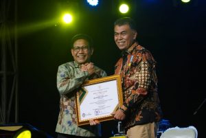 Berhasil Kelola Dana Bergulir, Bupati Natuna Terima Penghargaan dari Kementerian Desa