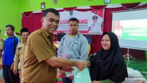 Musrenbang di Kecamatan Batubi, Bupati Natuna Serahkan 33 Sertifikat Tanah